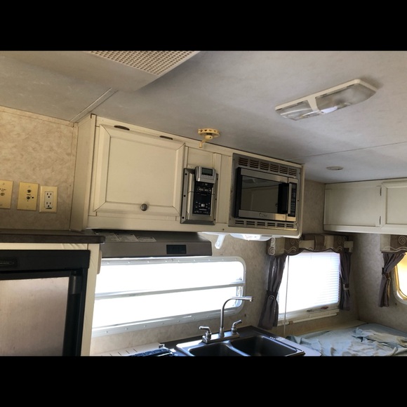 Rockwood camper - Picture 6 of 9